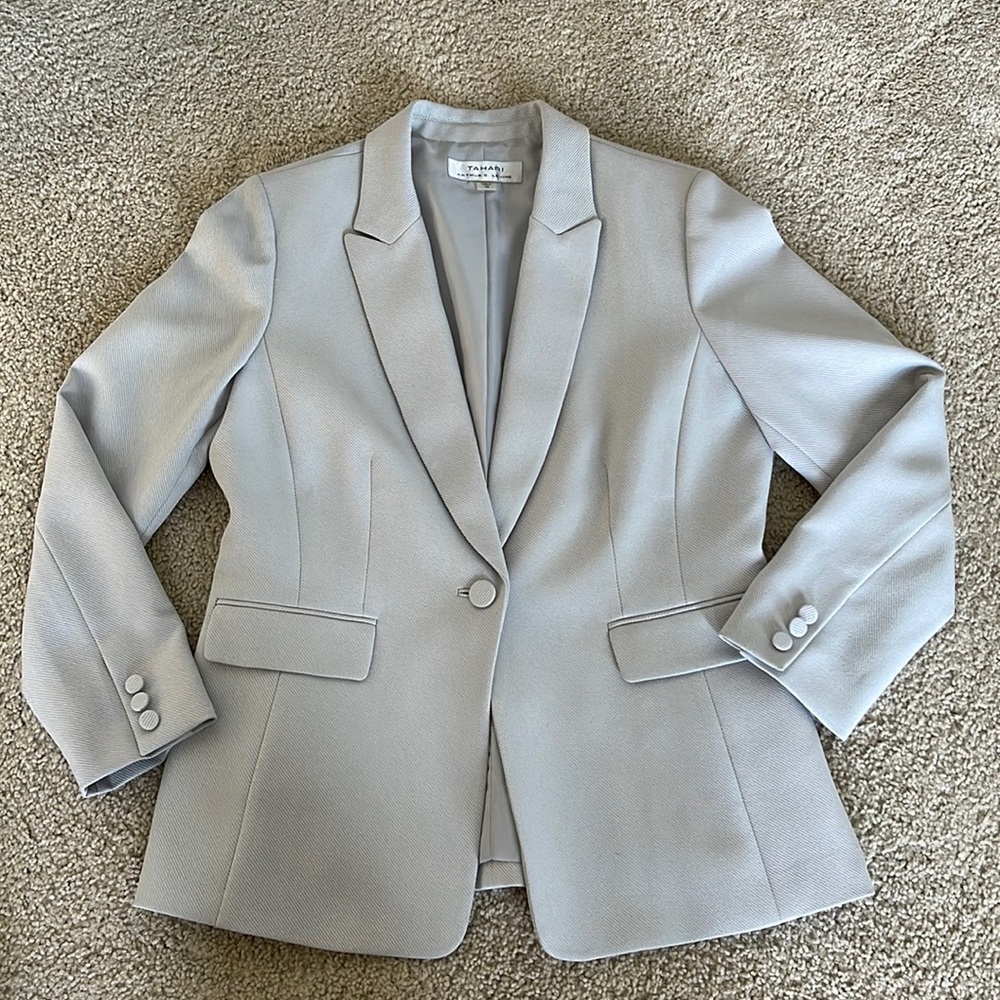 Tahari blazer